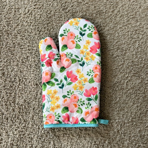 NWOT Hello Spring Oven Mitt with Floral Print - Picture 1 of 2